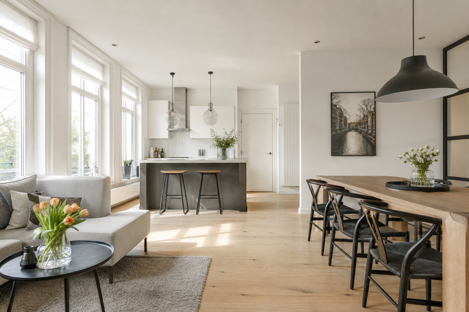 Akoestisch comfort in huis in 2026: zo helpt wand- en plafondafwerking tegen galm