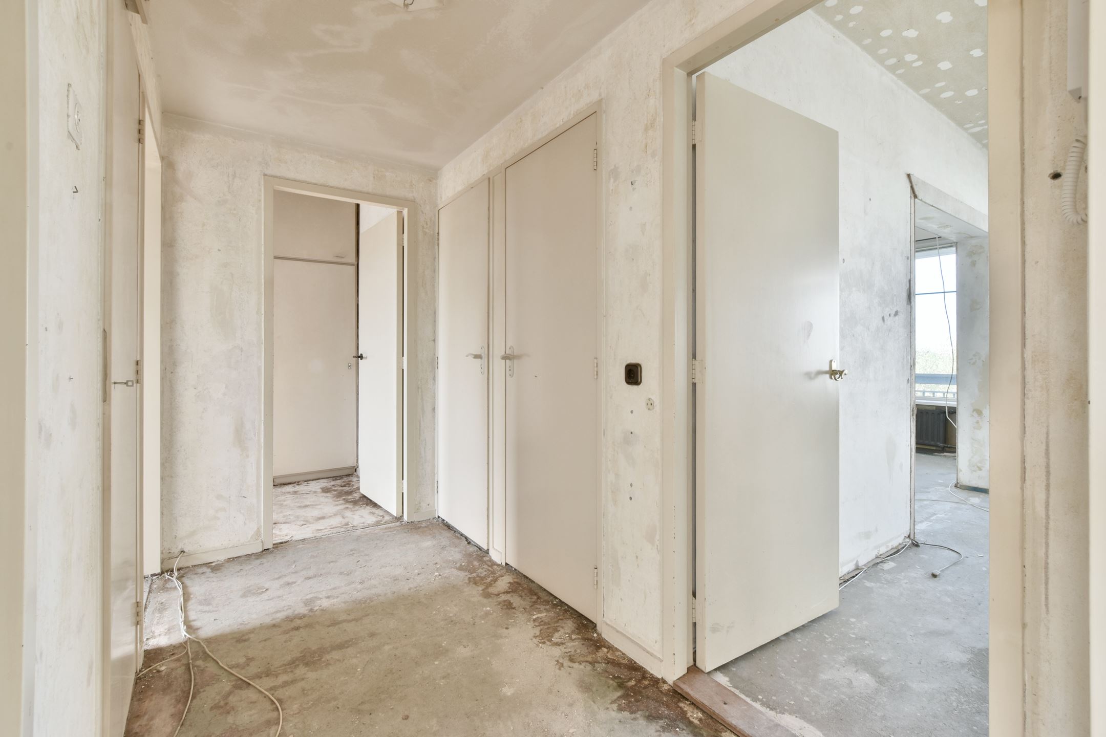 Bekijk Glad stucwerk wanden en plafonds volledige appartement Amsterdam foto 3