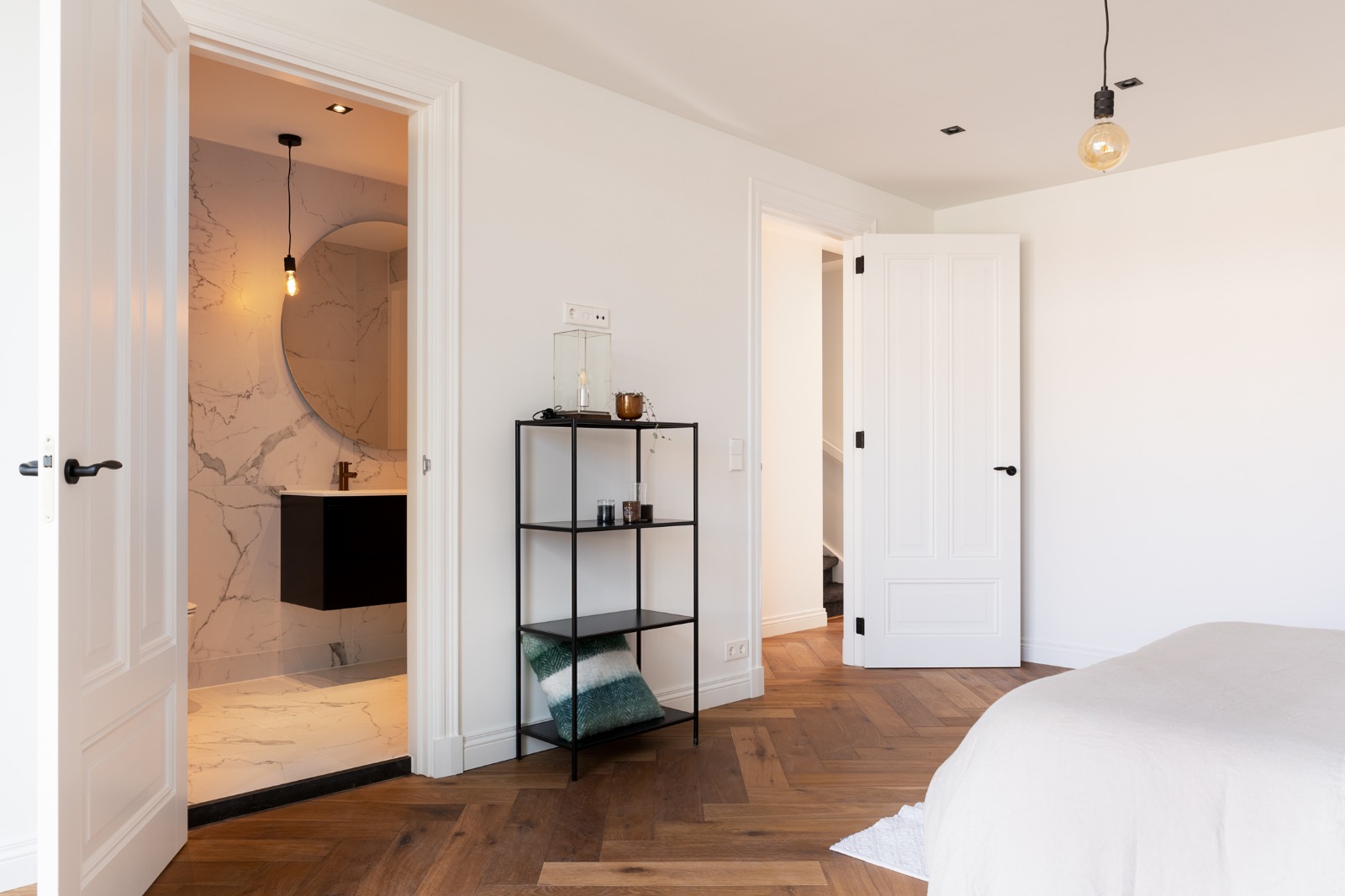 Bekijk Glad stucwerk luxe eengezinswoning in Amstelveen foto 20