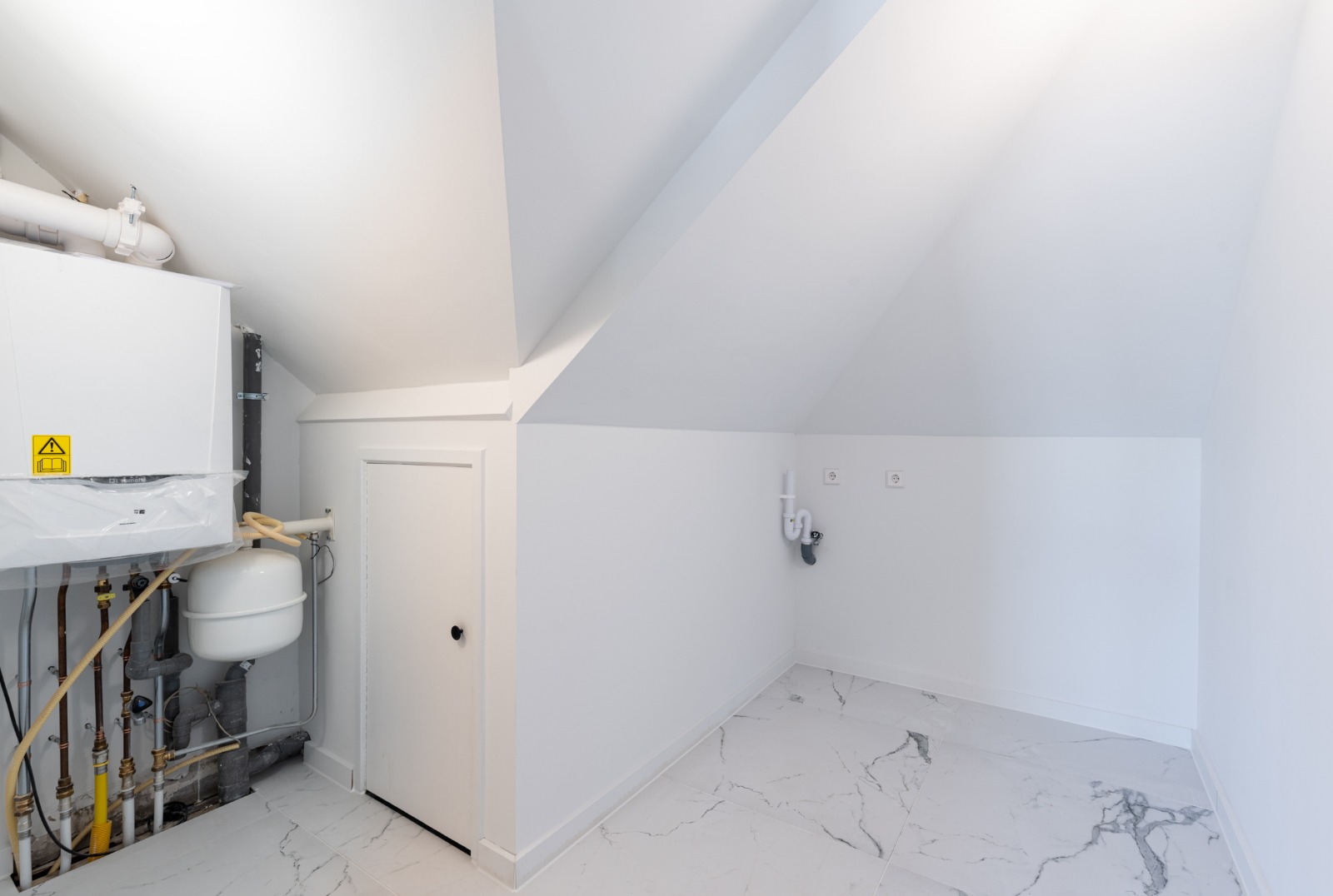 Bekijk Glad stucwerk luxe eengezinswoning in Amstelveen foto 27