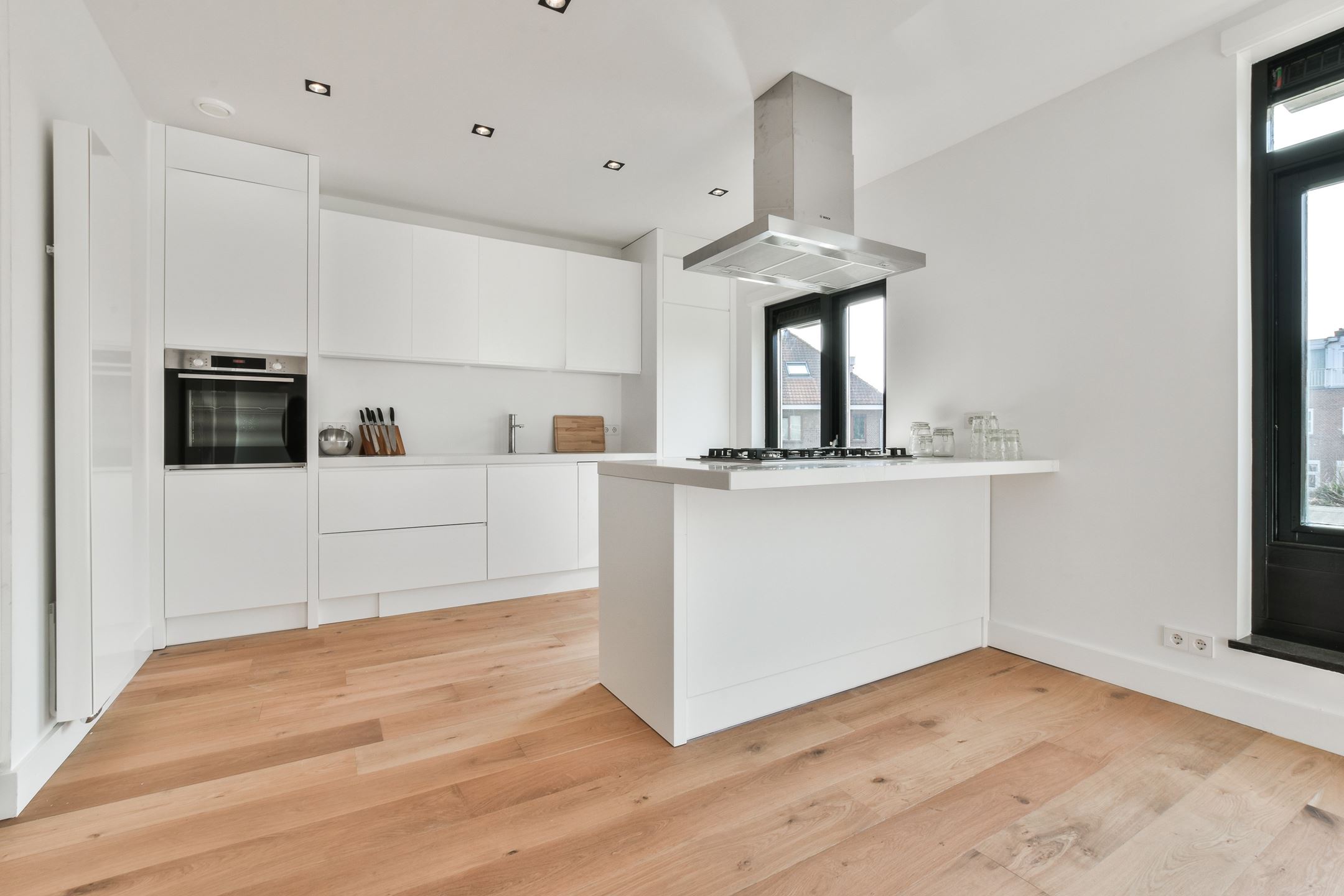Bekijk Glad stucwerk wanden en plafonds oud appartement in Amstelveen foto 6