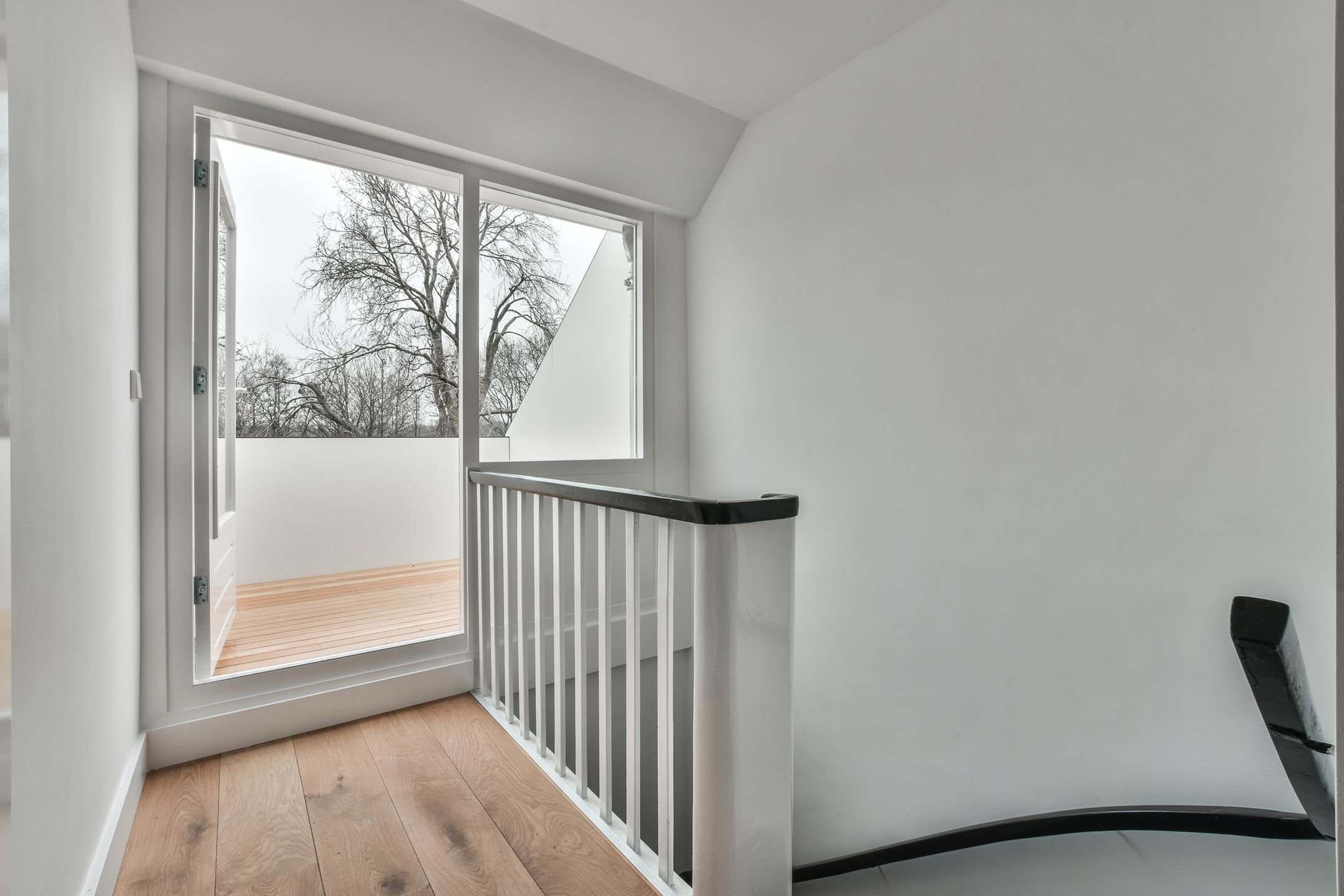 Bekijk Glad stucwerk wanden en plafonds oud appartement in Amstelveen foto 10