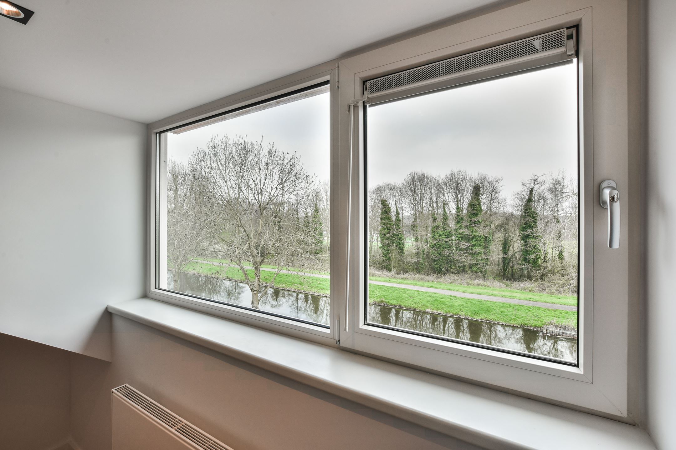 Bekijk Glad stucwerk wanden en plafonds oud appartement in Amstelveen foto 13