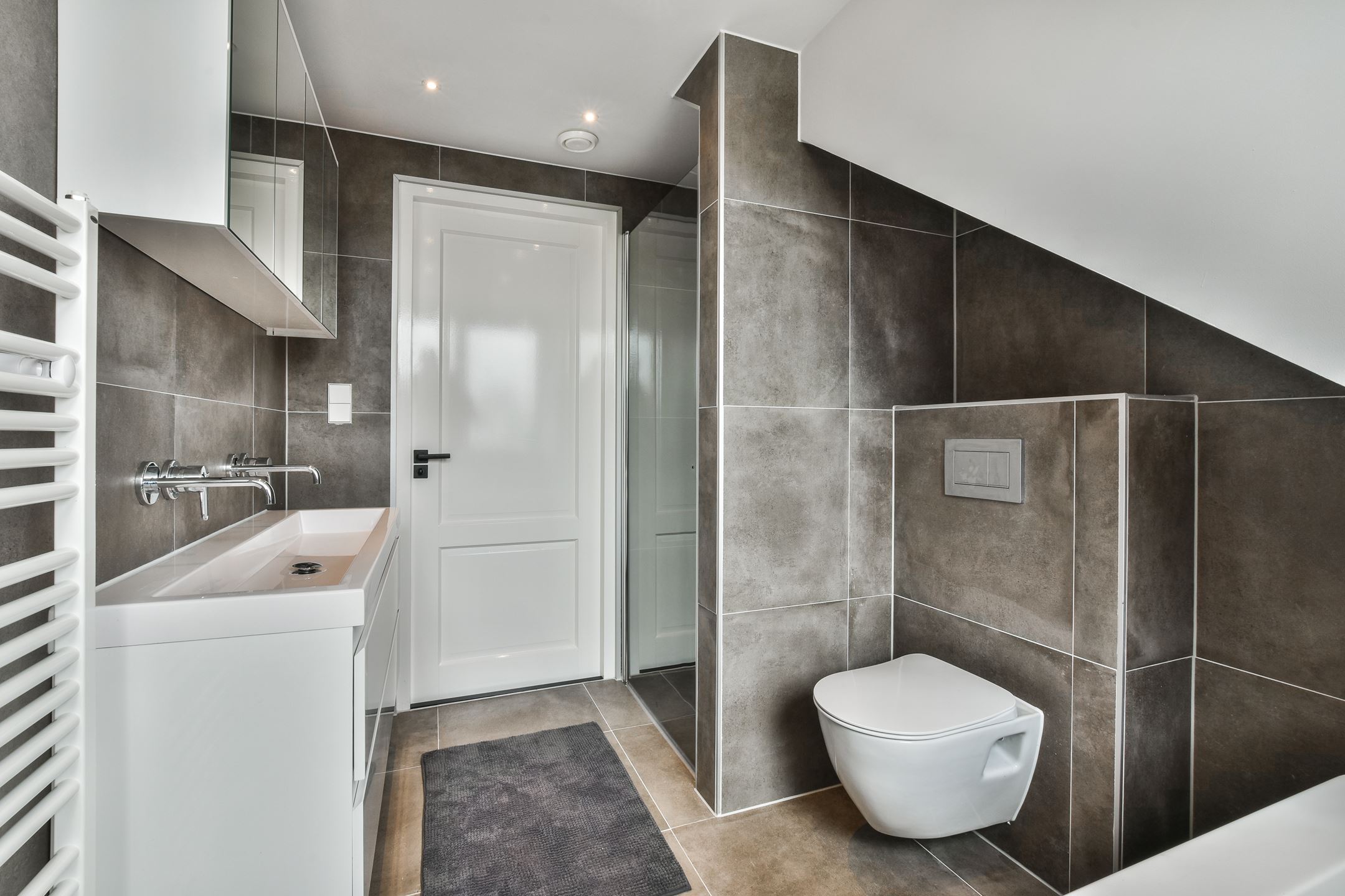 Bekijk Glad stucwerk wanden en plafonds oud appartement in Amstelveen foto 16