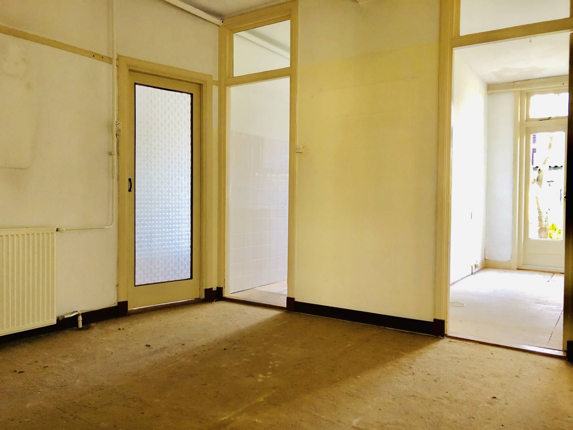 Bekijk Glad stucwerk oude tussenwoning foto 16