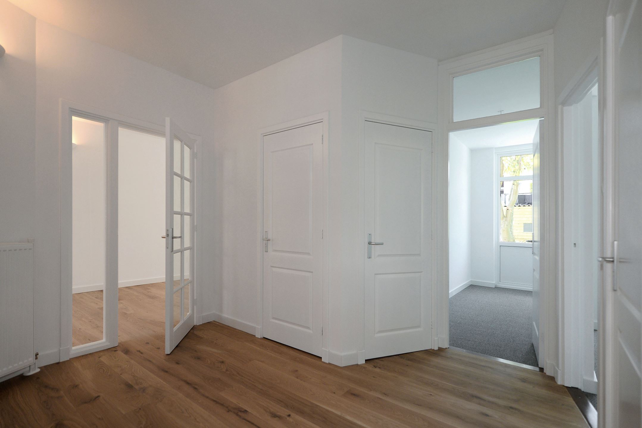Bekijk Glad stucwerk oude tussenwoning foto 20