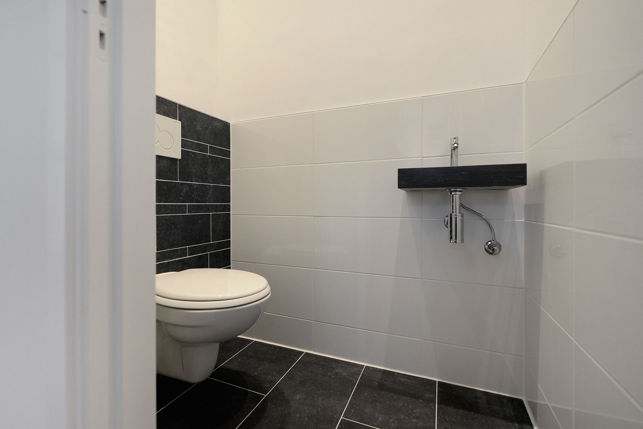 Bekijk Glad stucwerk oude tussenwoning foto 21