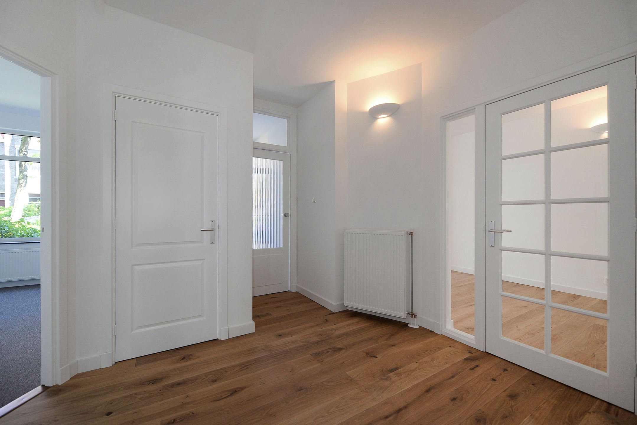 Bekijk Glad stucwerk oude tussenwoning foto 28