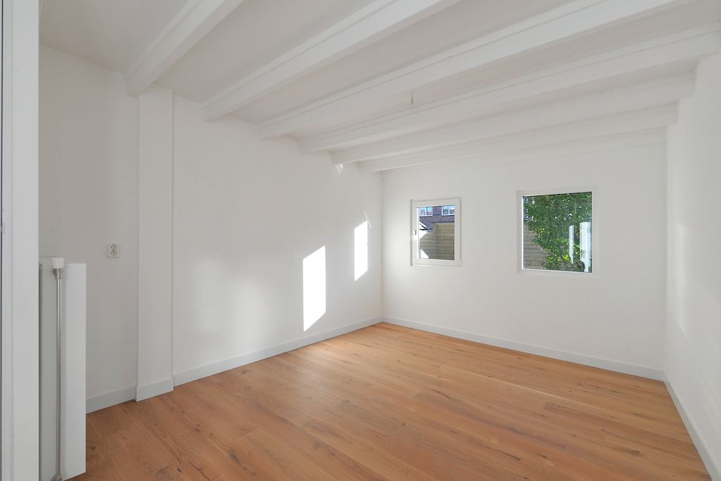 Bekijk Glad stucwerk wanden en plafond eengezinswoning in Rotterdam foto 6