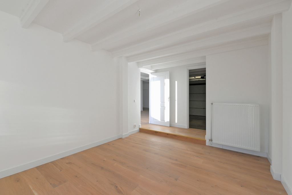 Bekijk Glad stucwerk wanden en plafond eengezinswoning in Rotterdam foto 7