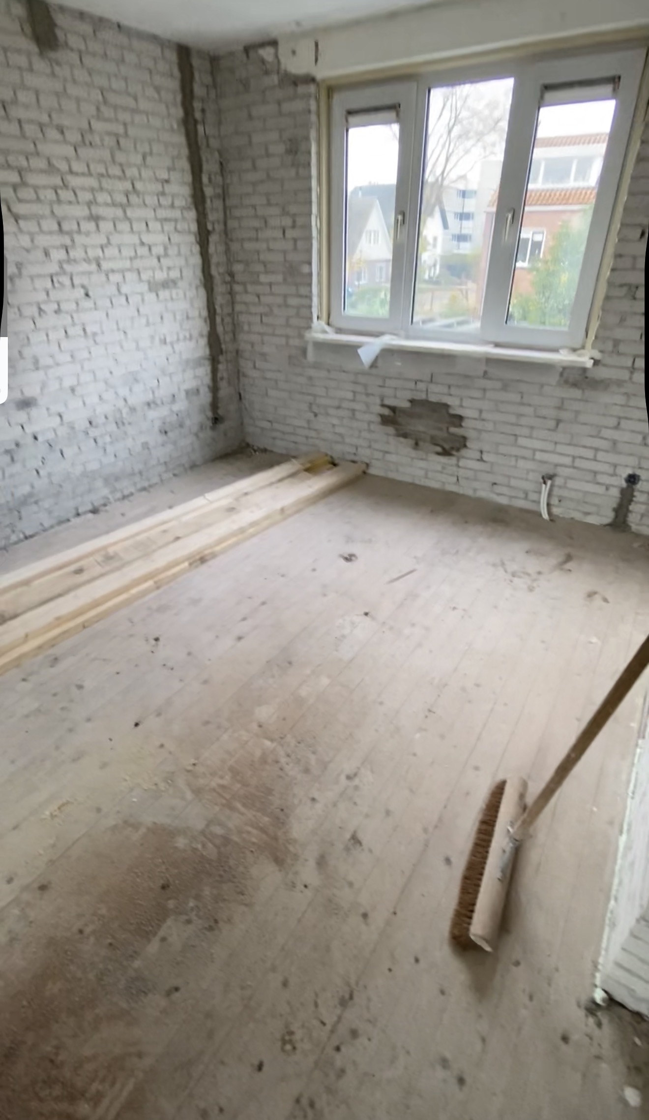 Bekijk Glad stucwerk wanden en plafond eengezinswoning in Rotterdam foto 30