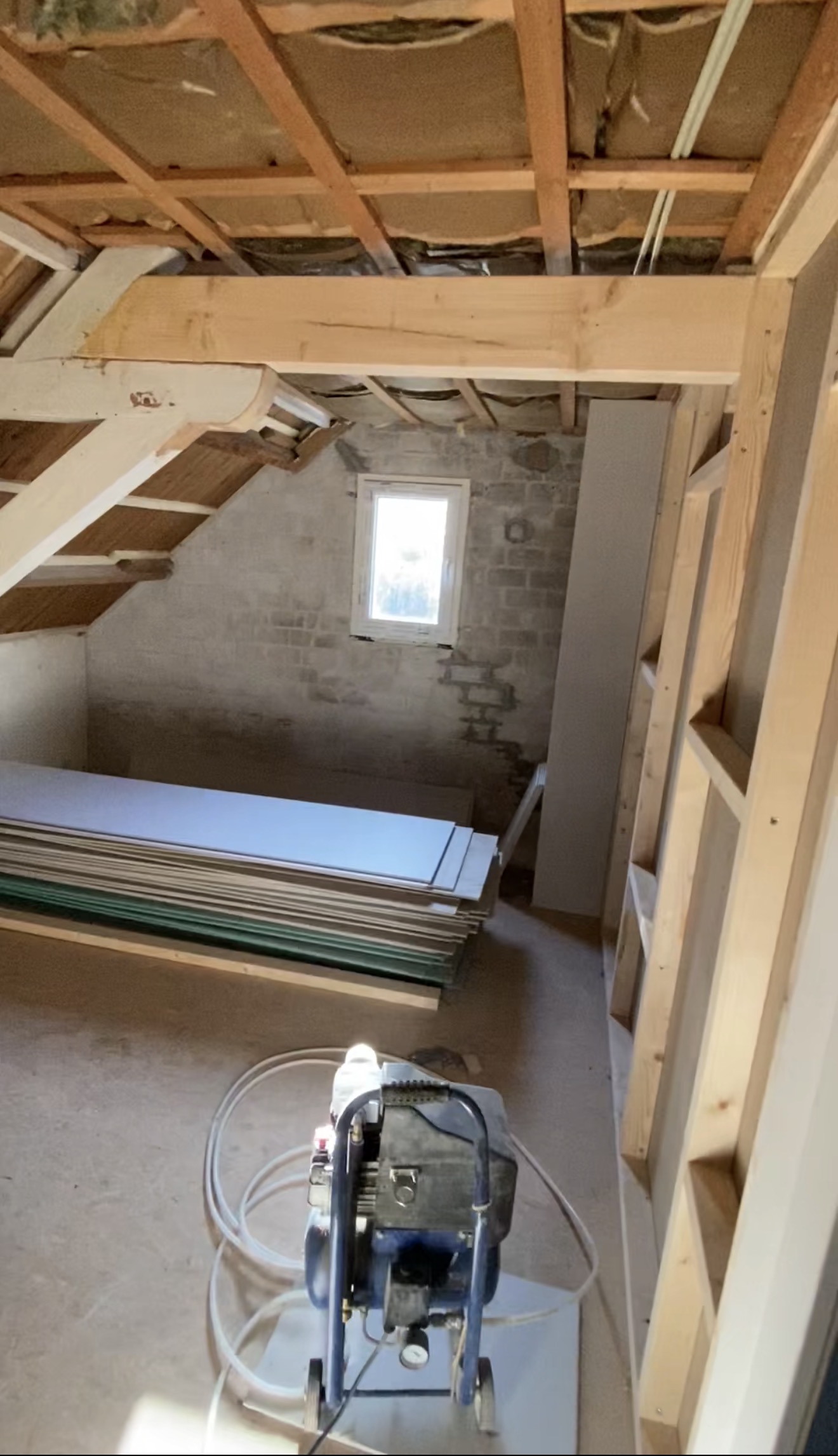 Bekijk Glad stucwerk wanden en plafond eengezinswoning in Rotterdam foto 42