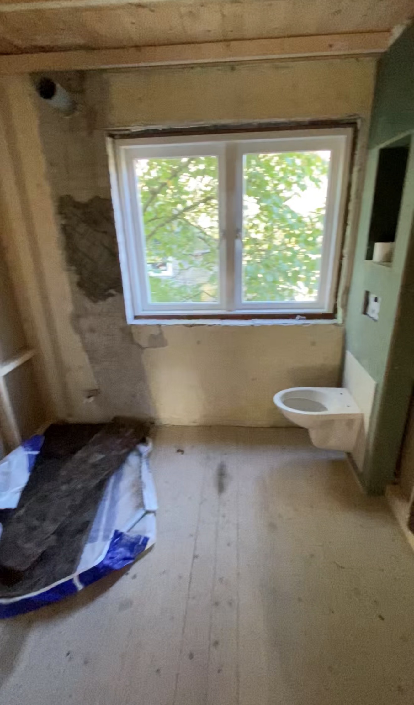 Bekijk Glad stucwerk wanden en plafond eengezinswoning in Rotterdam foto 44