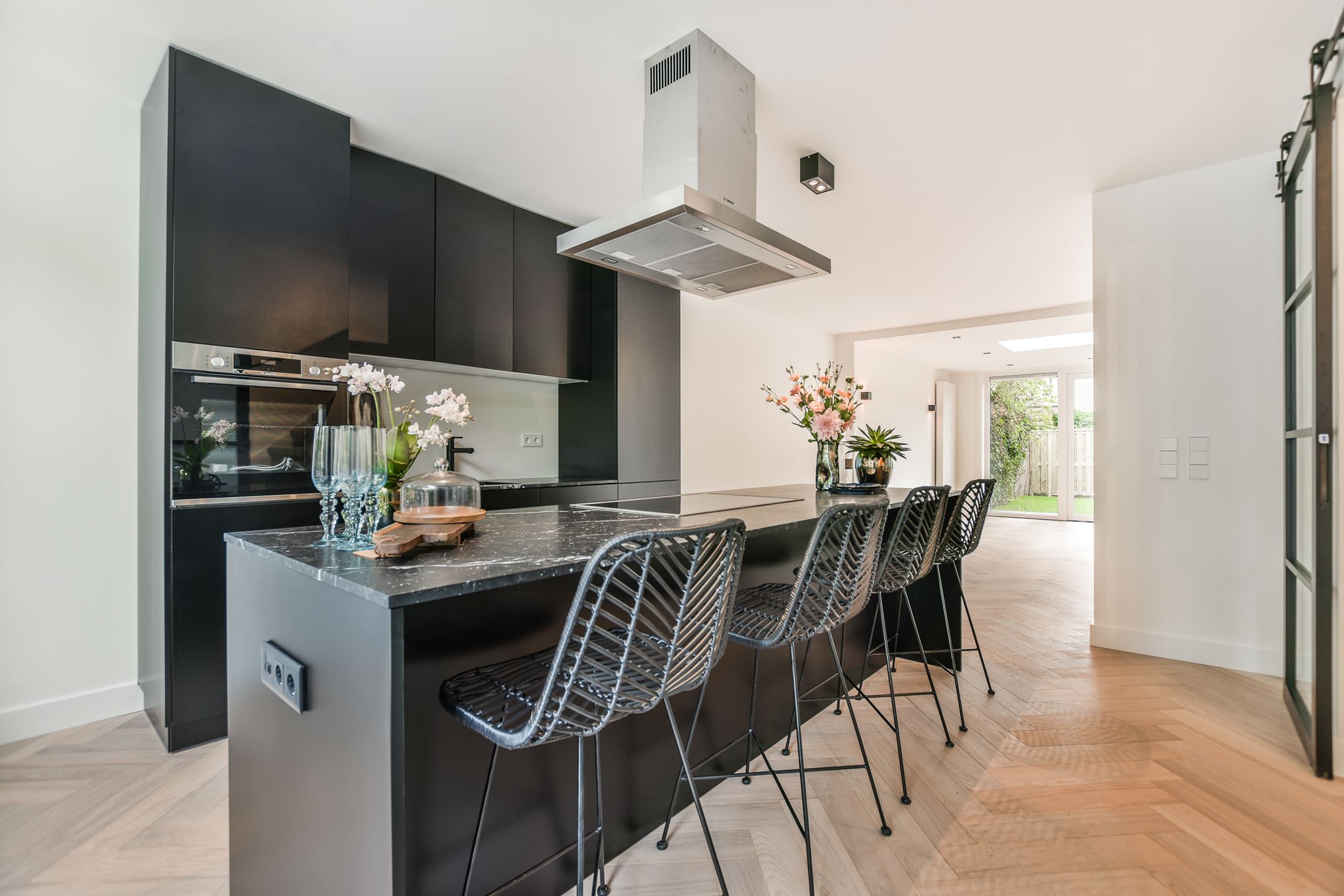 Bekijk Glad stucwerk wanden en plafonds luxe eengezinswoning is Amstelveen foto 9