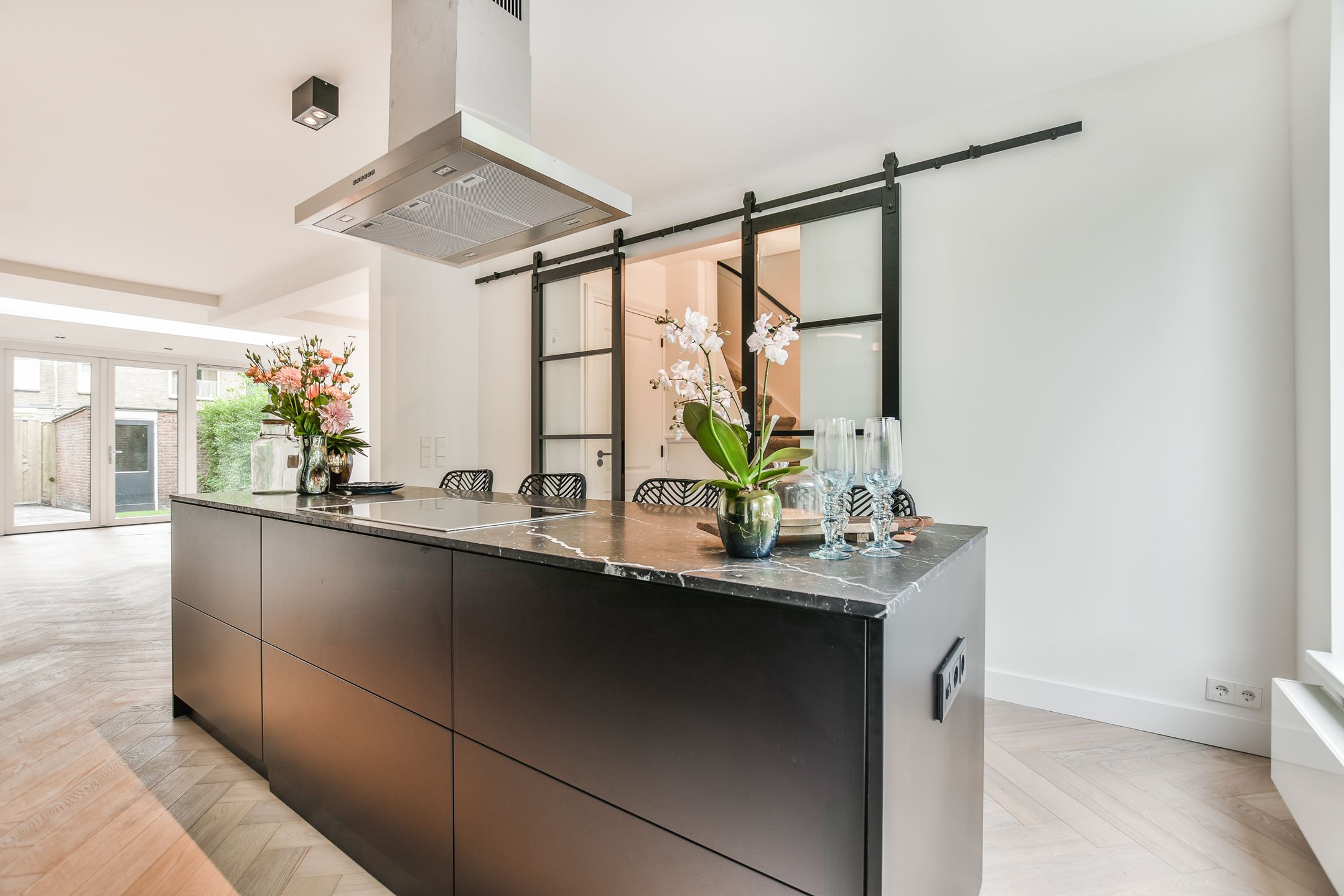 Bekijk Glad stucwerk wanden en plafonds luxe eengezinswoning is Amstelveen foto 10