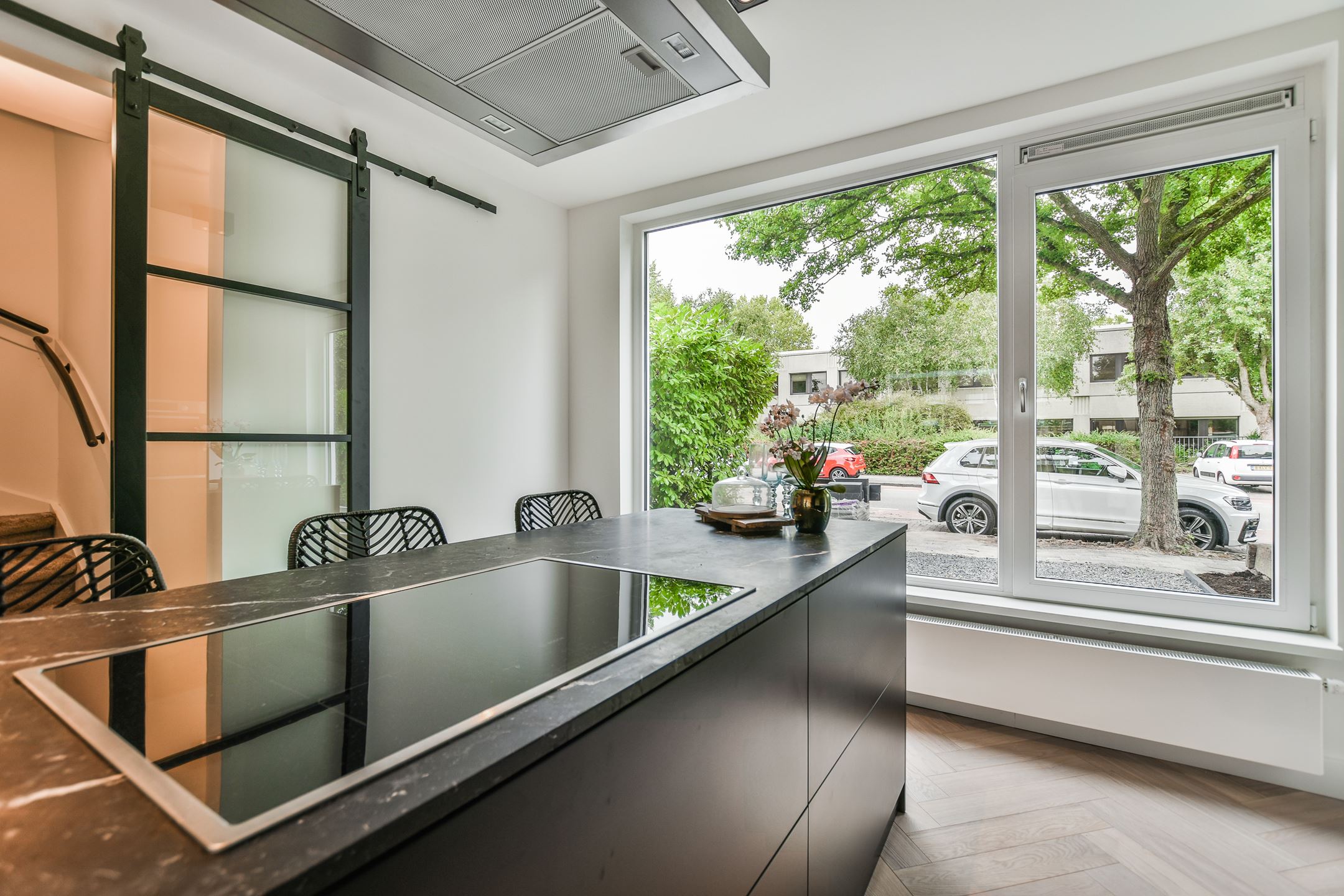 Bekijk Glad stucwerk wanden en plafonds luxe eengezinswoning is Amstelveen foto 13