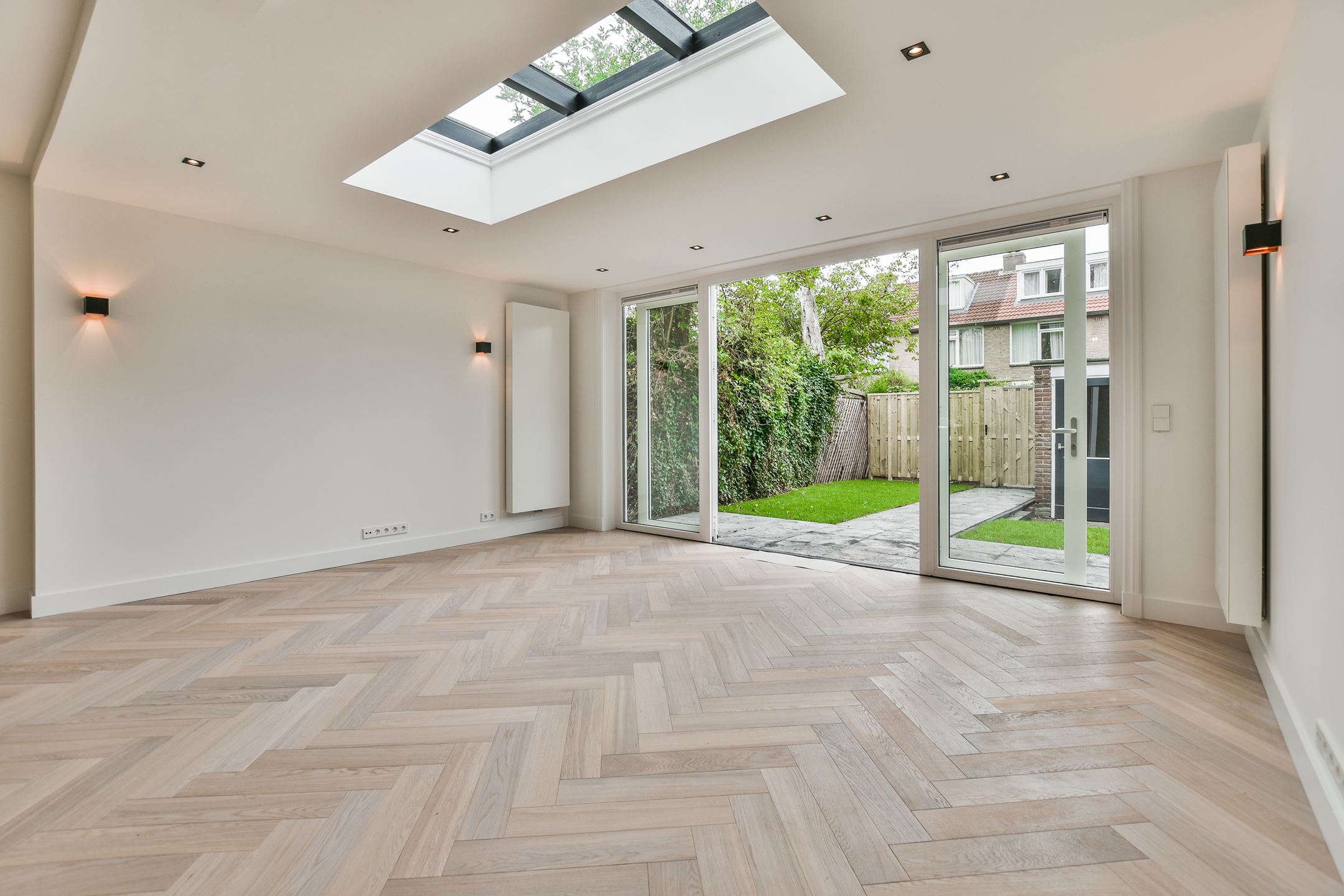 Bekijk Glad stucwerk wanden en plafonds luxe eengezinswoning is Amstelveen foto 17