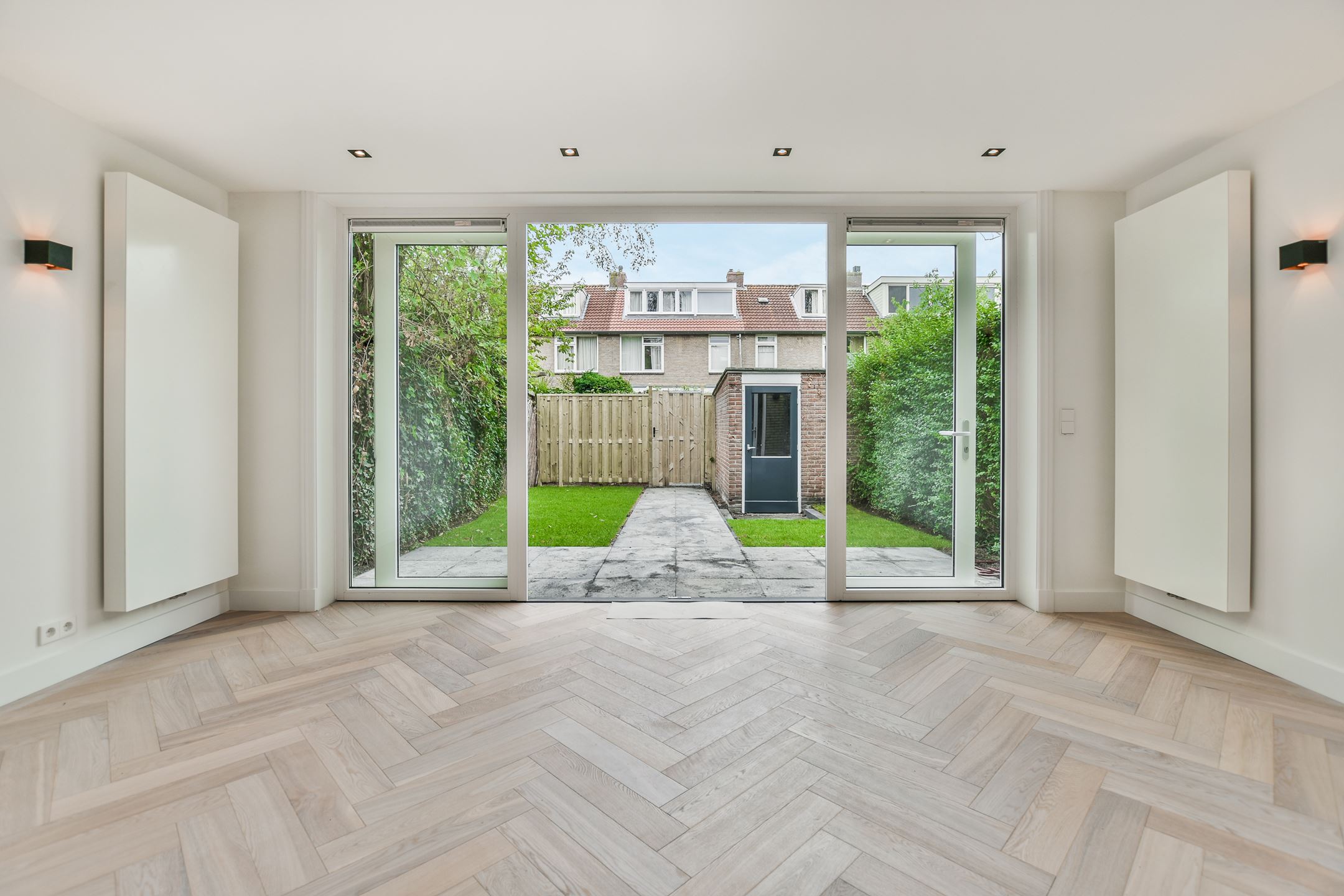 Bekijk Glad stucwerk wanden en plafonds luxe eengezinswoning is Amstelveen foto 18