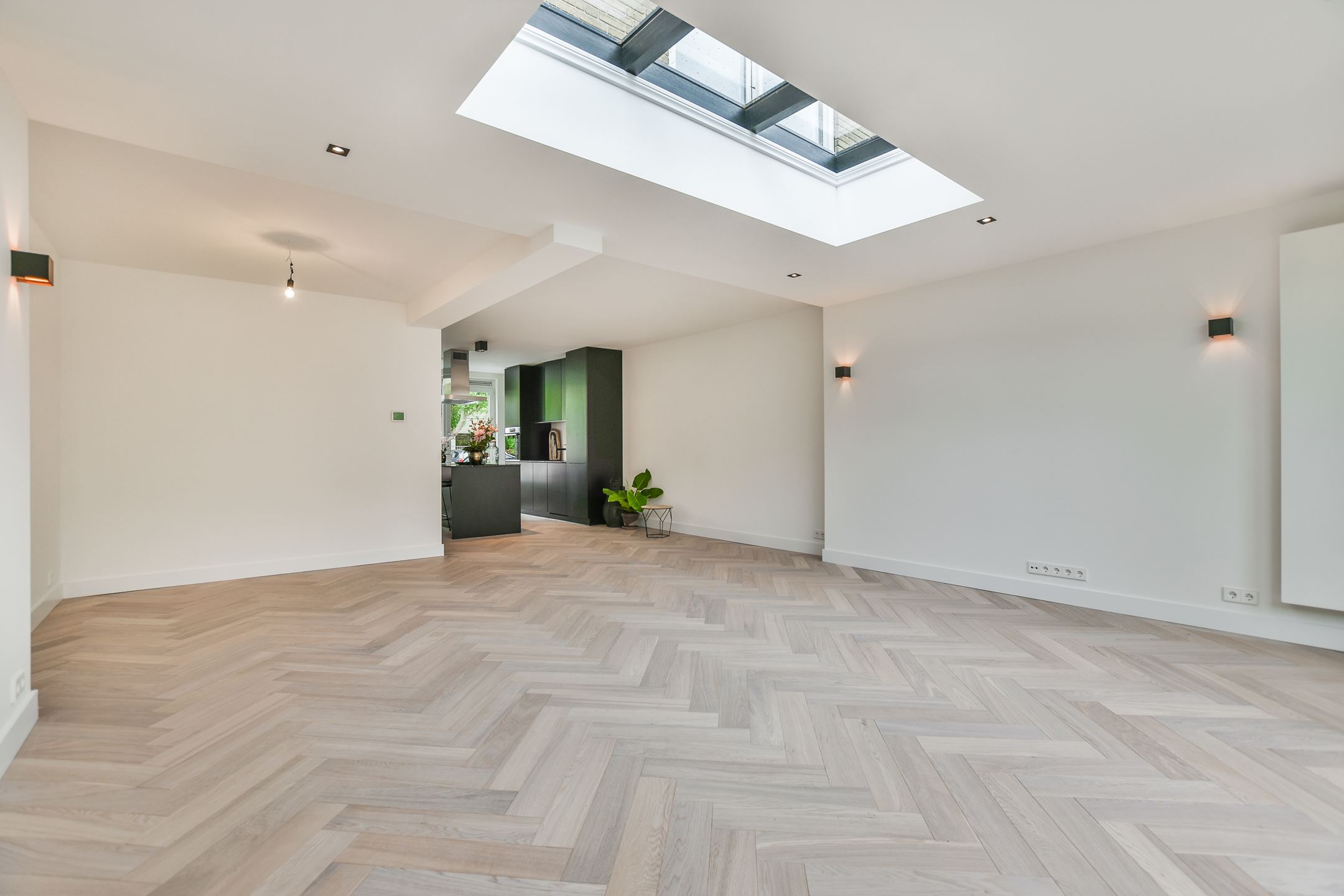 Bekijk Glad stucwerk wanden en plafonds luxe eengezinswoning is Amstelveen foto 19