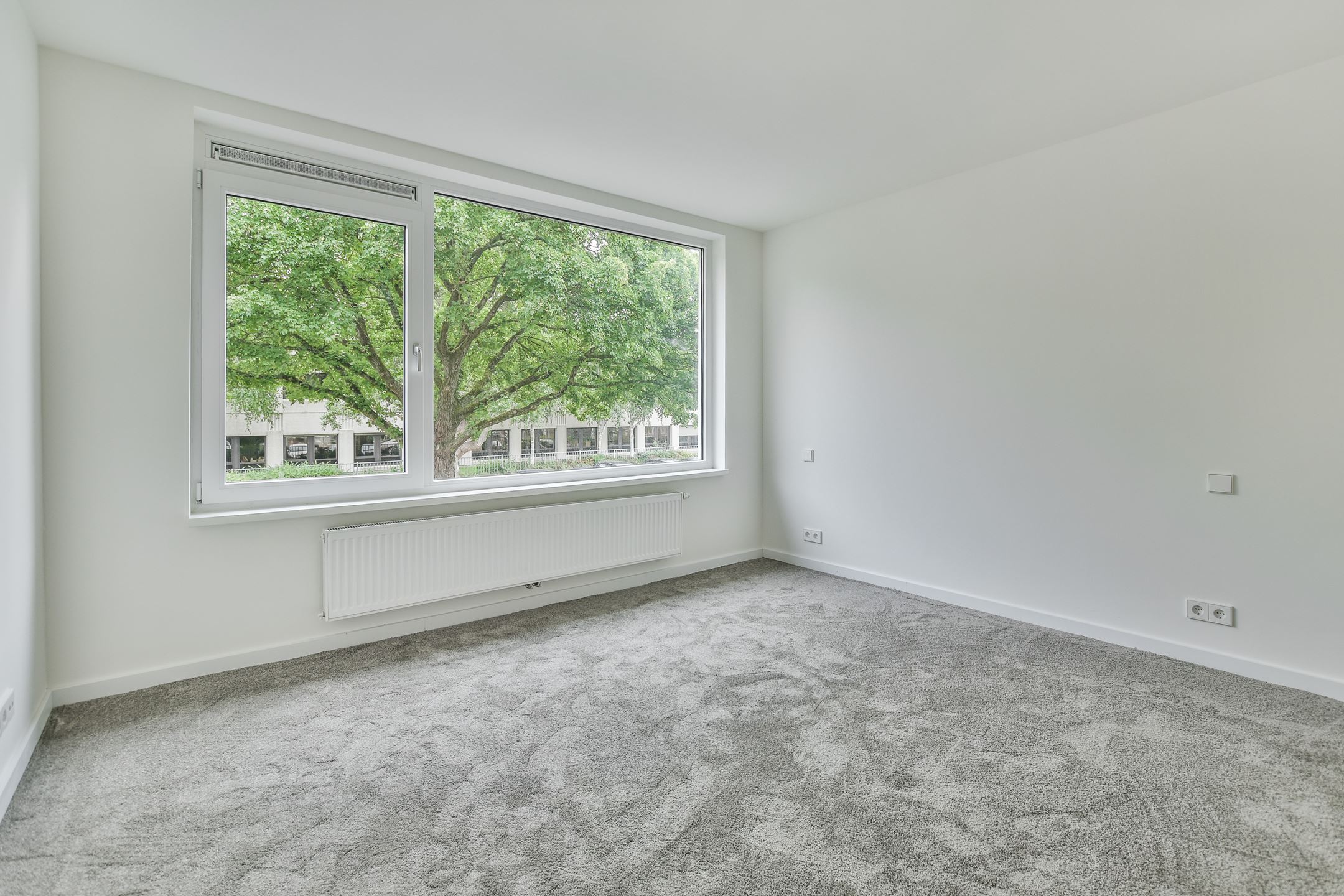 Bekijk Glad stucwerk wanden en plafonds luxe eengezinswoning is Amstelveen foto 24