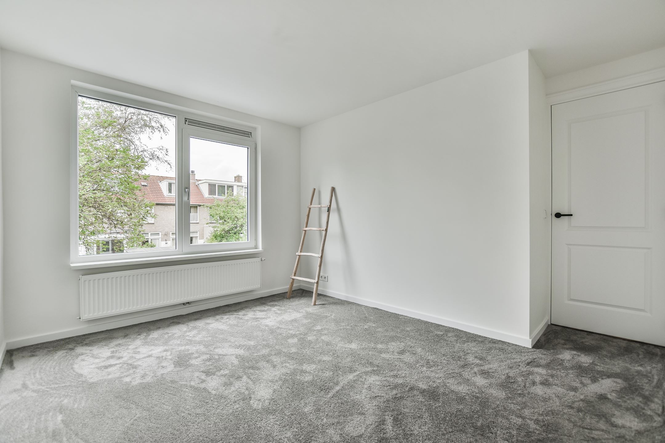 Bekijk Glad stucwerk wanden en plafonds luxe eengezinswoning is Amstelveen foto 26