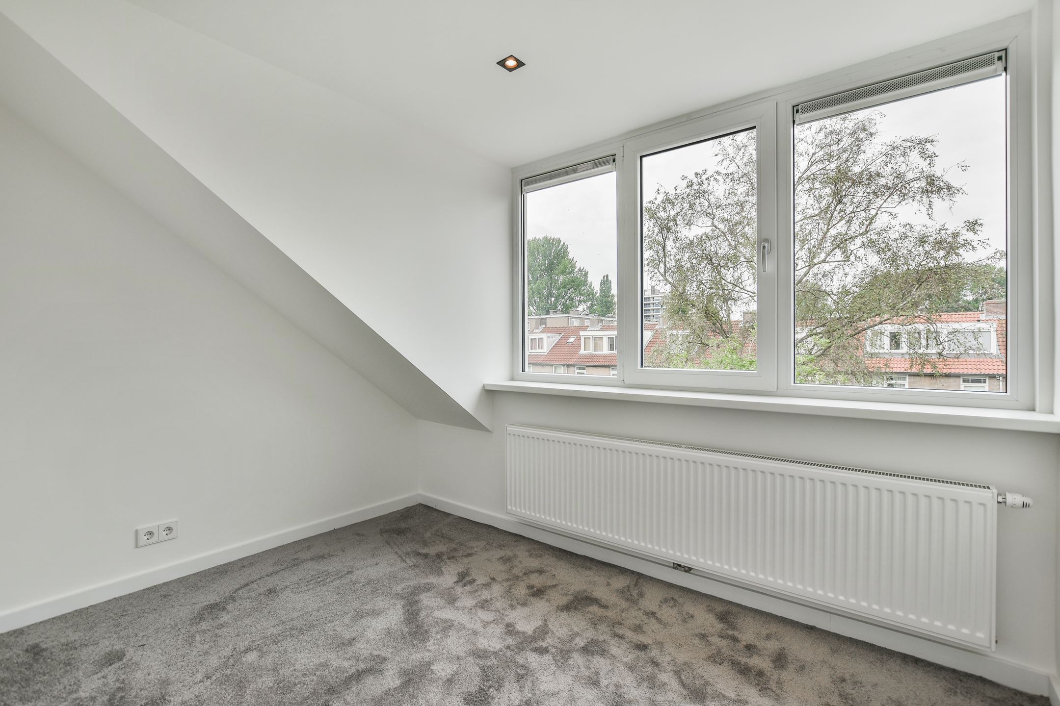 Bekijk Glad stucwerk wanden en plafonds luxe eengezinswoning is Amstelveen foto 34