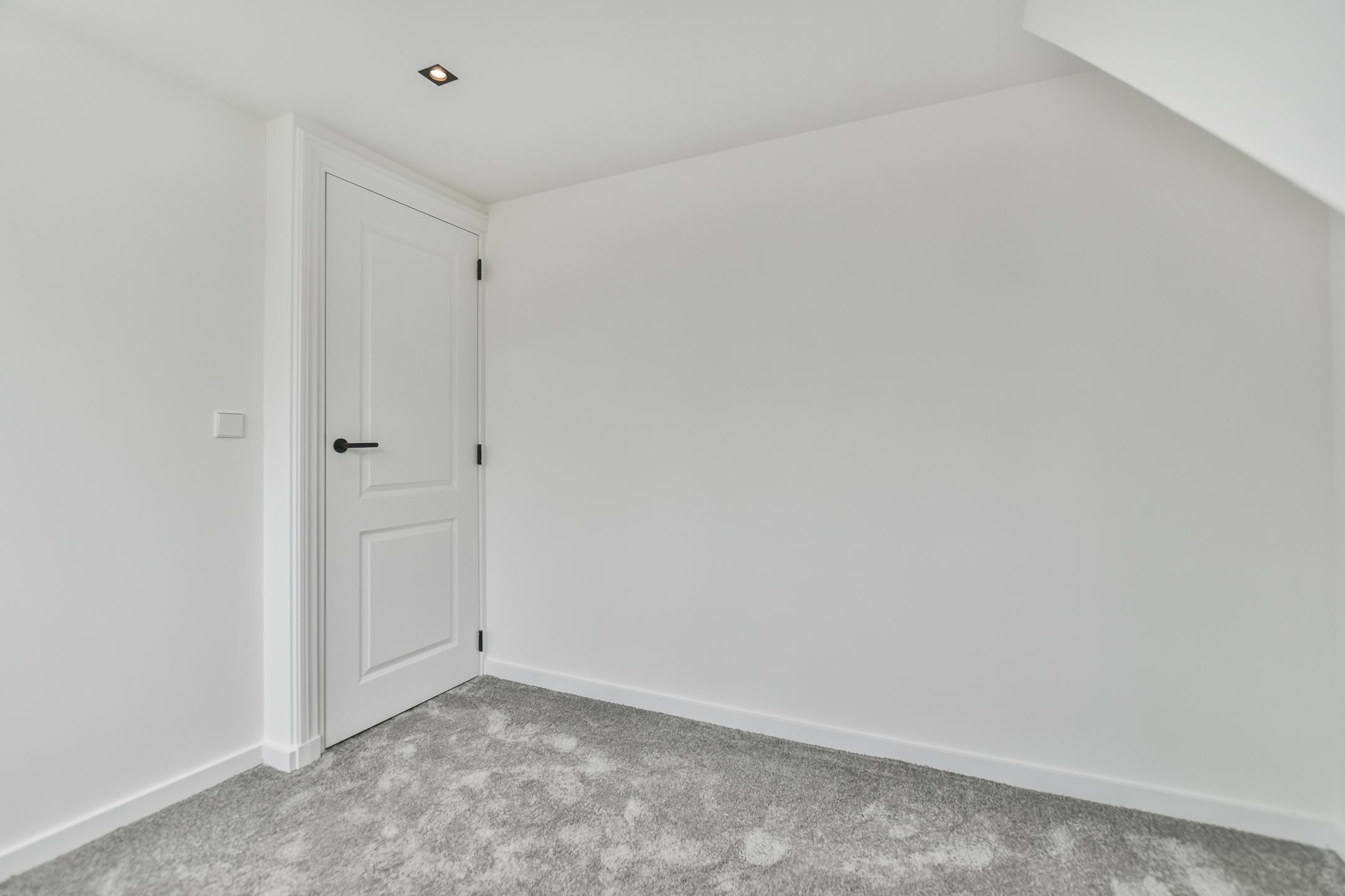 Bekijk Glad stucwerk wanden en plafonds luxe eengezinswoning is Amstelveen foto 35