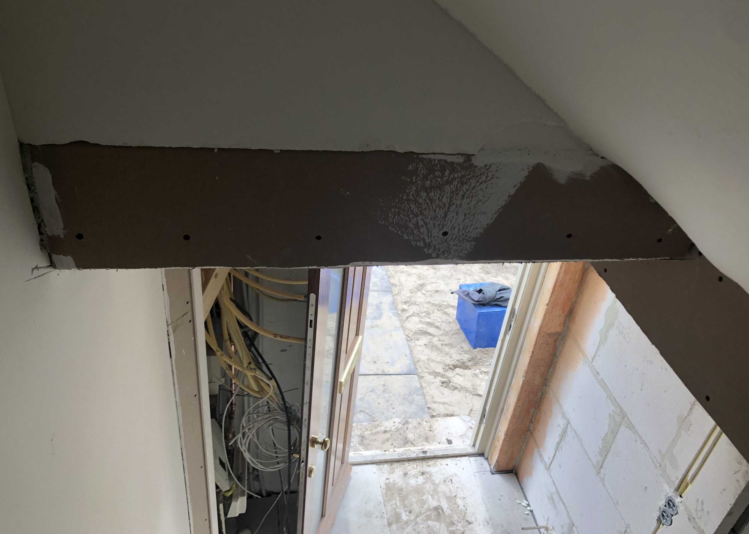 Bekijk Glad stucwerk van alle wanden en plafonds inclusief schilderwerk volledige huis foto 3
