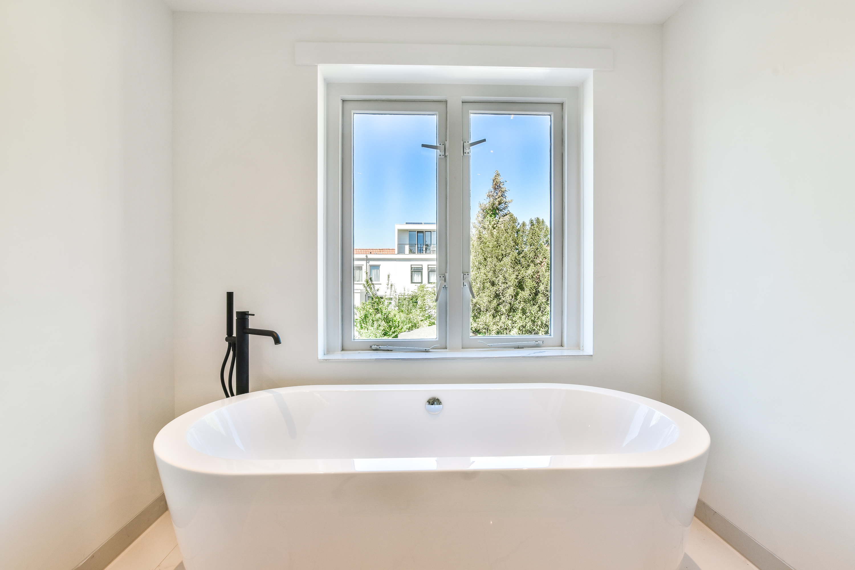 Bekijk Glad stucwerk van alle wanden en plafonds inclusief schilderwerk volledige huis foto 17