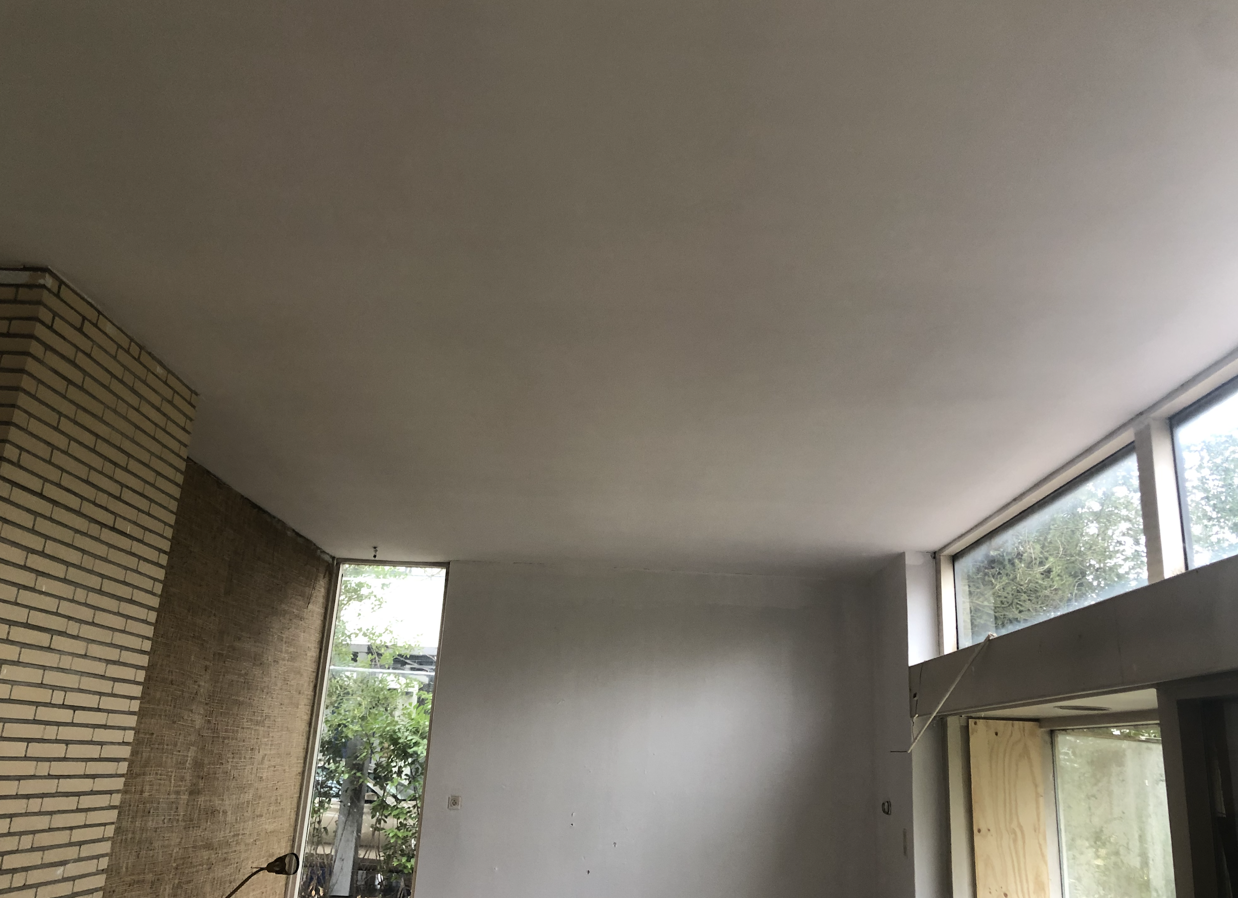 Bekijk Volledige renovatie, stuc en schilderwerk wanden en plafond, ramen deuren en gevels foto 2