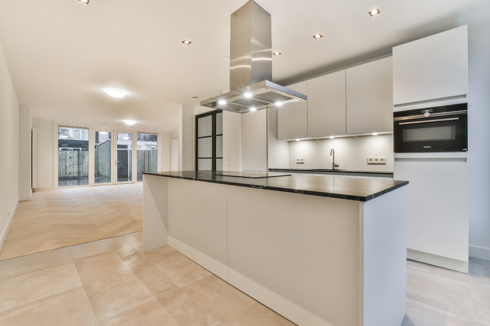 Bekijk Volledige hoekwoning stucwerk en schilderen in Amstelveen foto 35