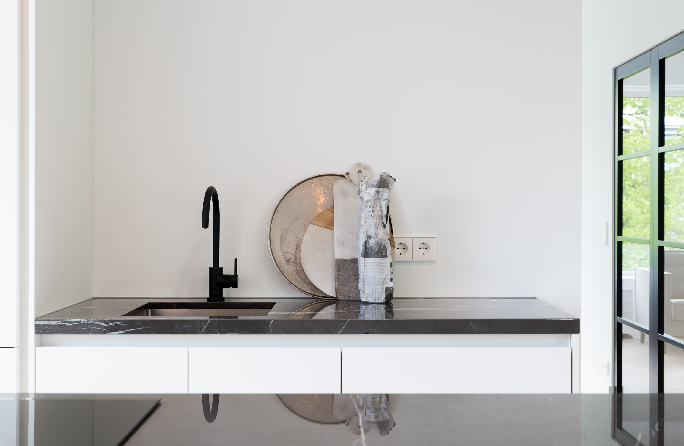 Bekijk Luxe appartement van 2 verdieping super strak gemaakt foto 12