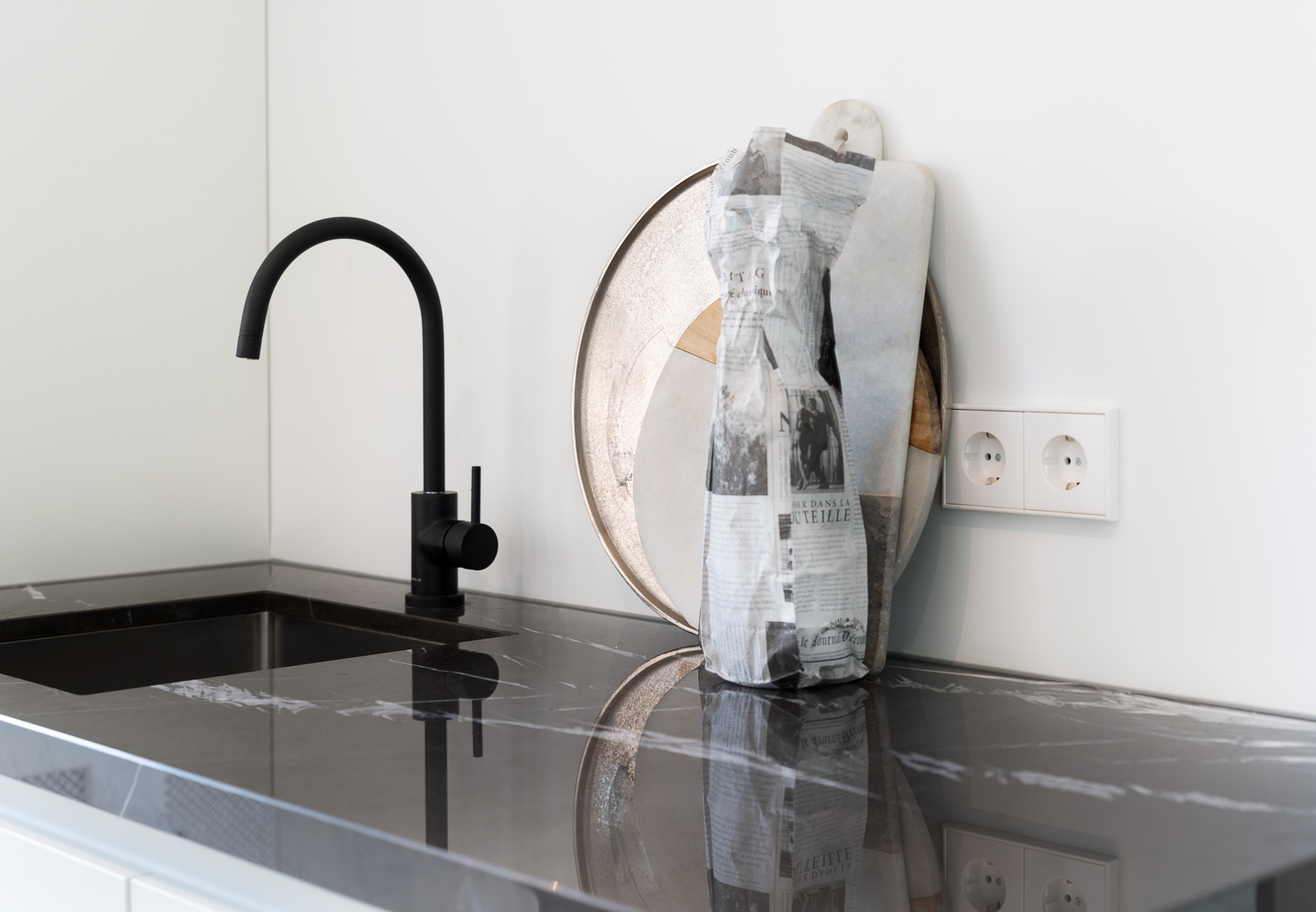 Bekijk Luxe appartement van 2 verdieping super strak gemaakt foto 15